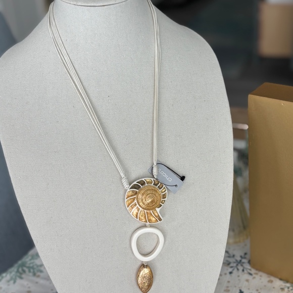 NWT Chicos Adjustable Seashell Necklace - Picture 9 of 10